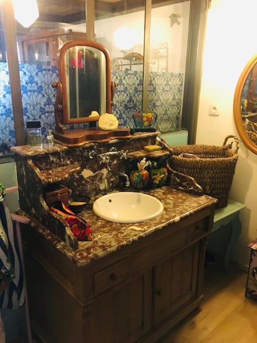 Loft D Artistes Avec Patio Au Port De Νίκαια Εξωτερικό φωτογραφία